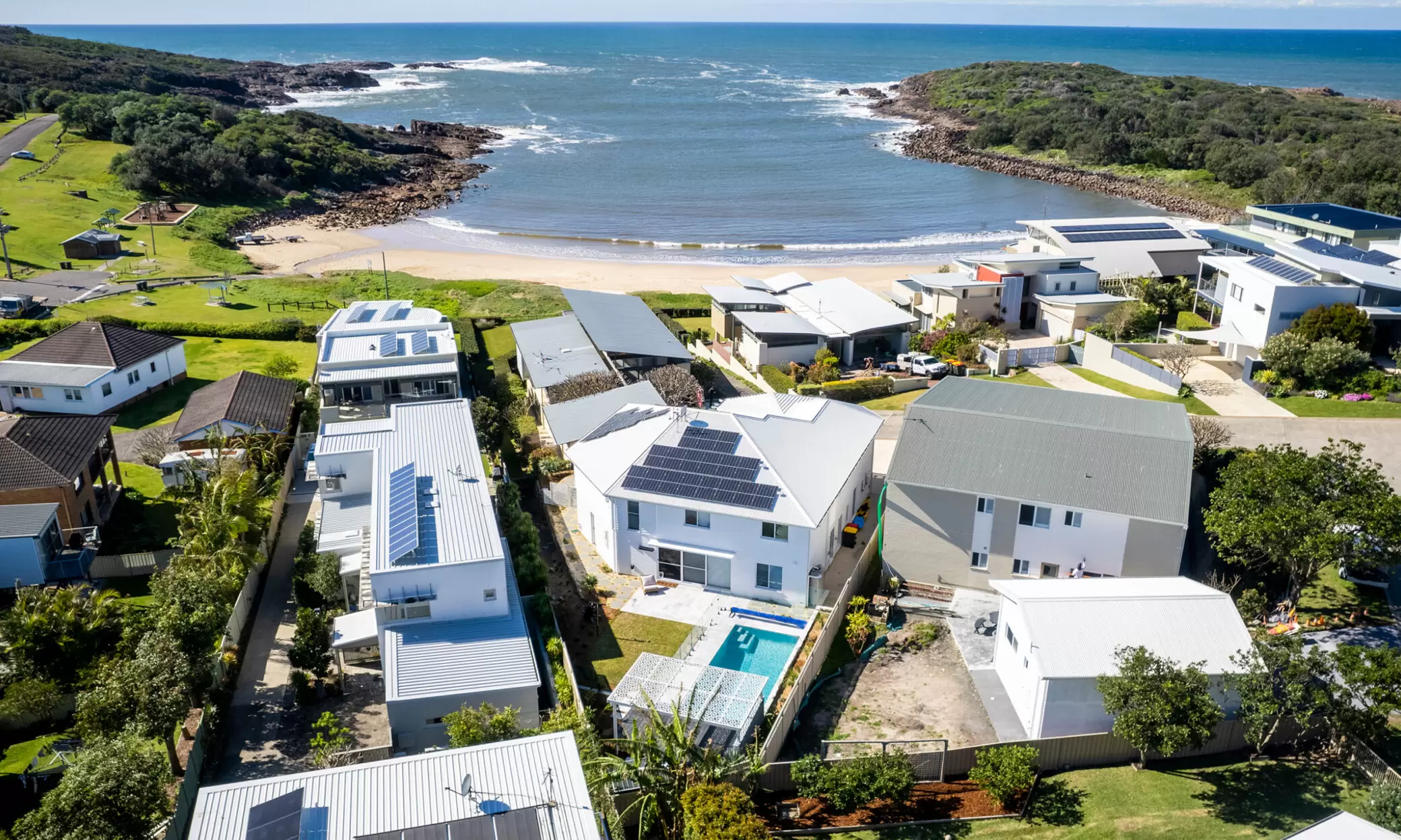 Unfortunately, you provided a URL instead of keywords. Please provide specific keywords to be able to assist you accurately with modifying the description.